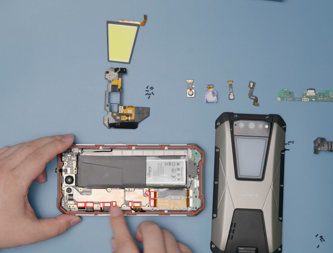 Unihertz Tank Camera & Touchscreen Modules Replacement Tutorial Step 08